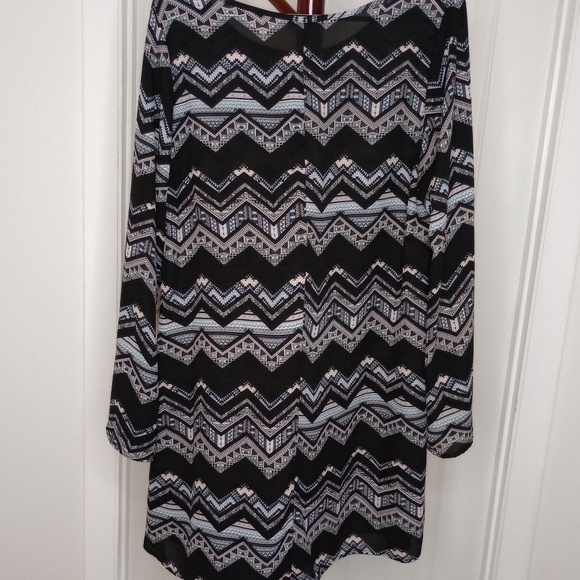 Charlotte Russe Patterned Dress - Picture 1 of 3
